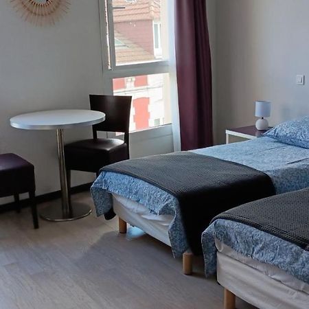Studio 24M2 Au 4Eme Etage Ascenseur A Cote De La Gare Sncf ルルド エクステリア 写真
